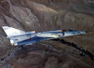 Gb/ Pacco sospetto, aereo scortato dai jet