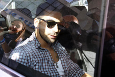 Scandalo Lavezzi: le foto hot con la fidanzata finiscono su Twitter