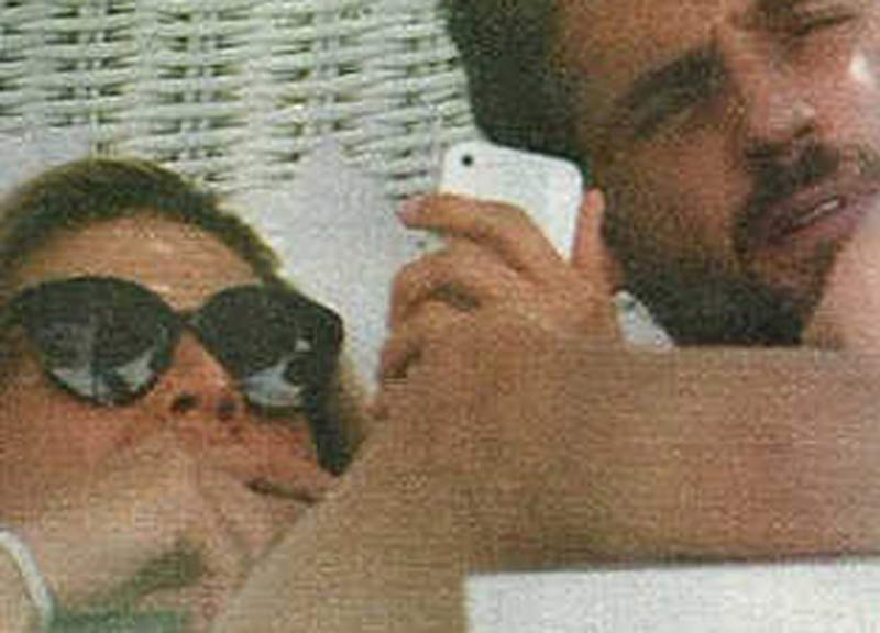Gemelli in arrivo per Michelle Hunziker e Tomaso Trussardi Gemelli in arrivo per Michelle Hunziker e Tomaso Trussardi