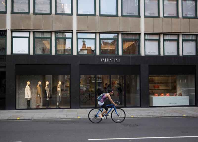 Londra, furto con scasso. Svaligiato il negozio Valentino Londra, furto con scasso. Svaligiato il negozio Valentino
