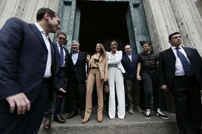 Francesca in vacanza senza Silvio. “E’ importante avere spazi propri” Francesca in vacanza senza Silvio. “E’ importante avere spazi propri”