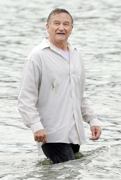 Robin Williams si è impiccato in casa. “Depresso” e “aveva seri problemi di soldi” Robin Williams si è impiccato in casa. “Depresso” e “aveva seri problemi di soldi”