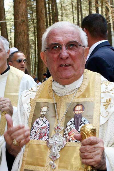 Addio a don Gelmini. Il prete anti-droga che si schierò con Berlusconi Addio a don Gelmini. Il prete anti-droga che si schierò con Berlusconi