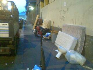 Rifiuti, risse e spaccio. #milanolatrina: foto choc. Di’ la tua