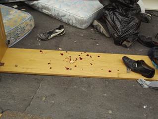 Rifiuti, risse e spaccio. #milanolatrina: foto choc. Di’ la tua