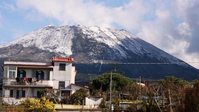 Locarno, a ottobre nelle sale il documentario sulla vita ai piedi del Vesuvio
