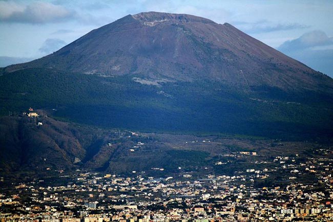 Locarno, a ottobre nelle sale il documentario sulla vita ai piedi del Vesuvio