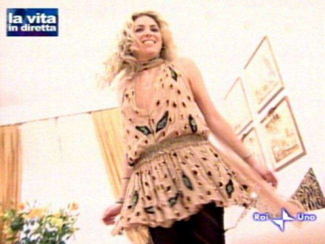 Ferisce il compagno col coltello, arrestata nota conduttrice Rai Ferisce il compagno col coltello, arrestata nota conduttrice Rai