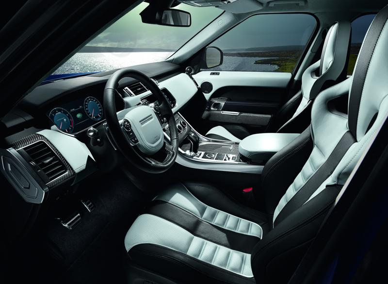 Debutta a Pepple Beach la più veloce Range Rover Sport di sempre Debutta a Pepple Beach la più veloce Range Rover Sport di sempre