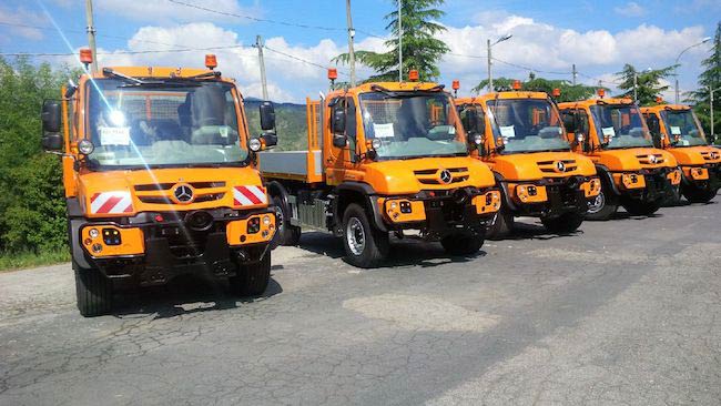 Acqua, neve, fango: niente lo ferma. Mercedes Unimog: le foto