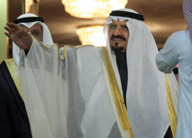 Il principe saudita derubato a Parigi? Il figlio del defunto re Fahd