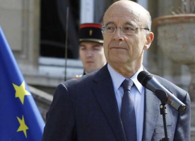 Francia, Alain Juppé candidato alle primarie dell’Ump