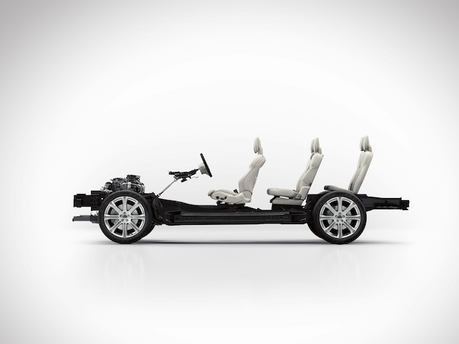 Volvo, la nuova XC90 svela il frontale