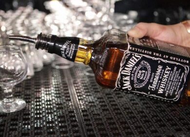 Trovati pesticidi nel Jack Daniel. La Russia contro i prodotti Usa