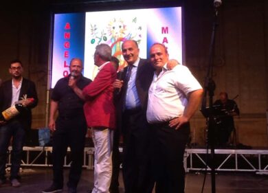 E dopo Tosi il sindaco vuol premiare Antonio Conte, in nome della pax salentina