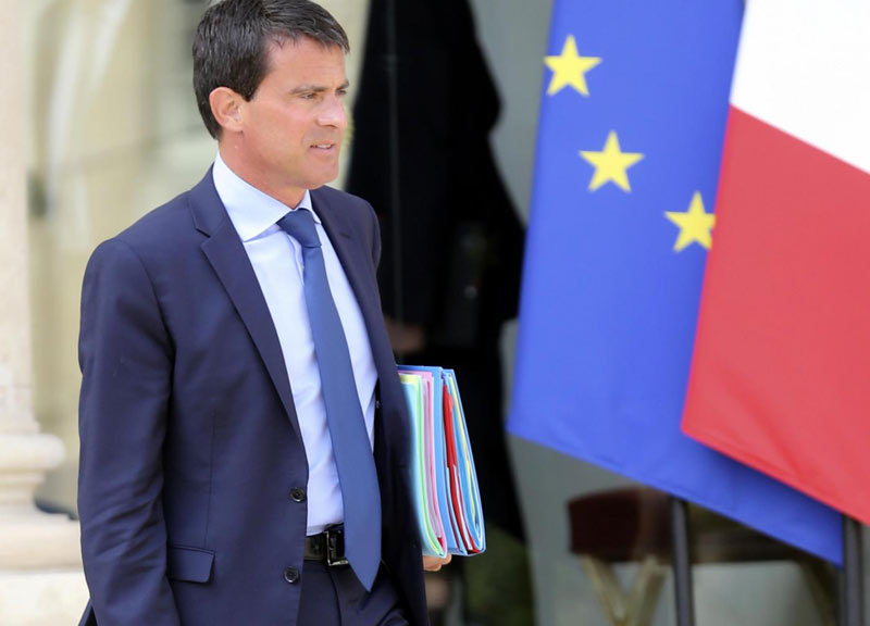 Francia, il premier Valls si dimette. Ma guiderà il nuovo esecutivo Francia, il premier Valls si dimette. Ma guiderà il nuovo esecutivo