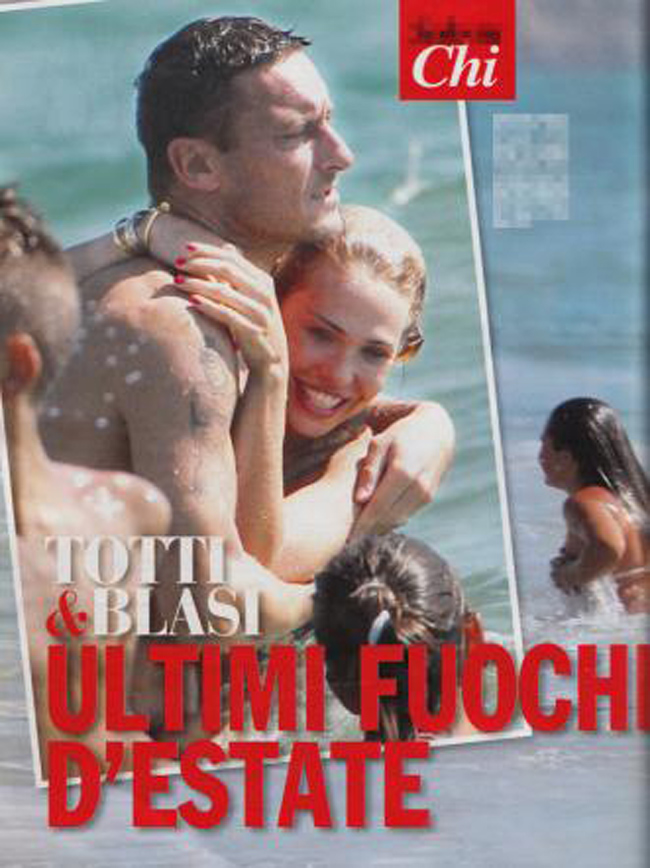 Dopo Buffon-D’Amico, i giochi erotici di Ilary e Totti in spiaggia