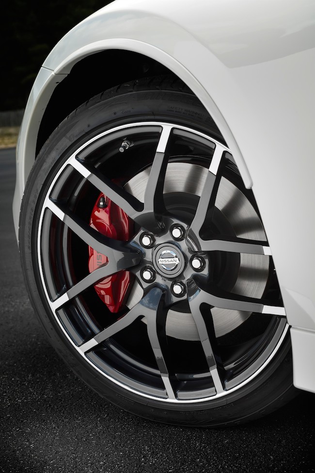Nissan 370Z NISMO tanti aggiornamenti