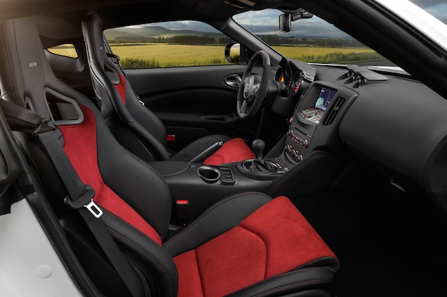 Nissan 370Z NISMO tanti aggiornamenti
