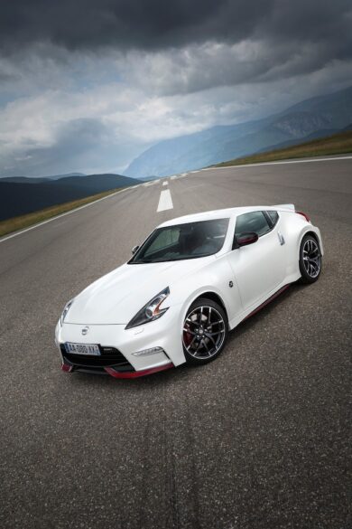Nissan 370Z NISMO tanti aggiornamenti