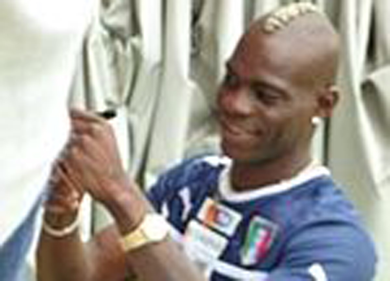 Balotelli incontra Raffaella e Pia