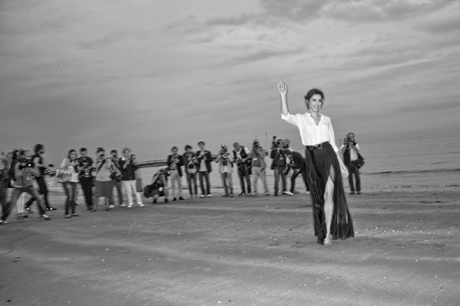 Luisa Ranieri, madrina a Venezia. “Ma i film li guardo fuori dal glamour”