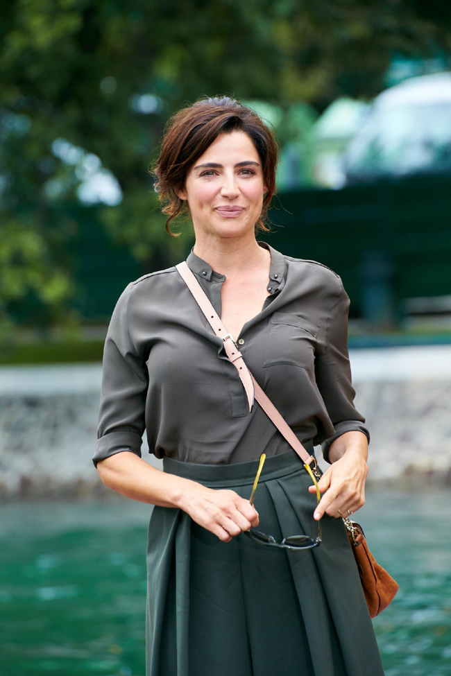 Luisa Ranieri, madrina a Venezia. “Ma i film li guardo fuori dal glamour”