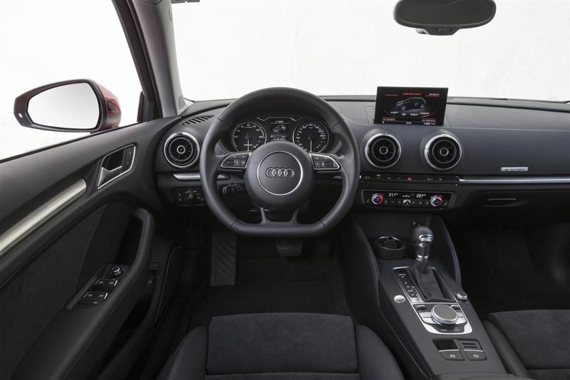 Iniziata anche in Italia la commercializzazione della Audi A3 Sportback e-tron a 39.900 euro Iniziata anche in Italia la commercializzazione della Audi A3 Sportback e-tron a 39.900 euro