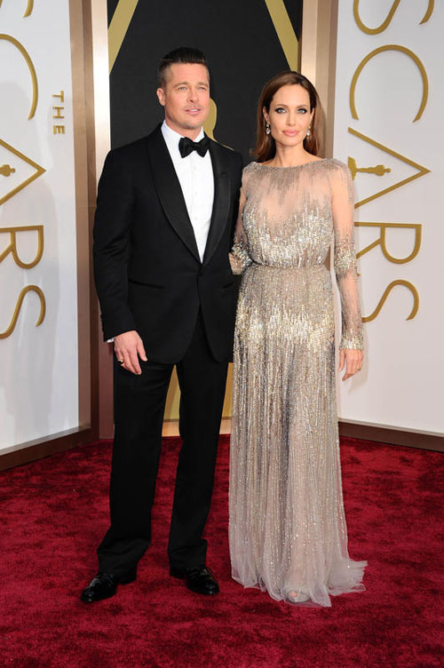 Brad Pitt e Angelina Jolie si sono sposati il 23 in Francia Brad Pitt e Angelina Jolie si sono sposati il 23 in Francia