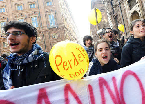 Balzo della disoccupazione al 12,6%. “Oltre mille occupati in meno al giorno” Balzo della disoccupazione al 12,6%. “Oltre mille occupati in meno al giorno”