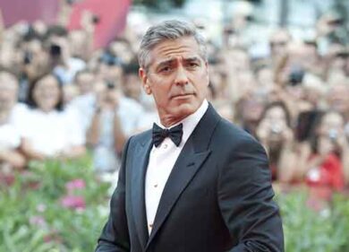 Clooney torna all’impegno politico: dirigerà un film sul ‘Tabloidgate’