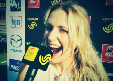 “Ecco gli sms hot dei giocatori”. La giornalista tv che fa tremare il calcio