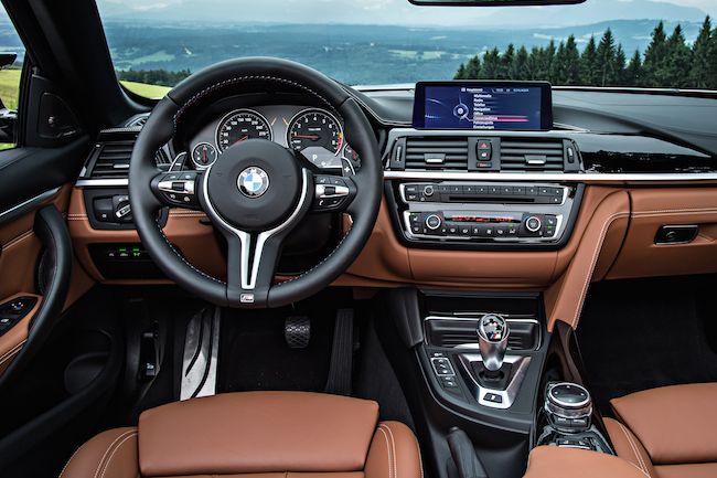 Bmw M4 Cabrio via il tetto in 20 secondi Bmw M4 Cabrio via il tetto in 20 secondi