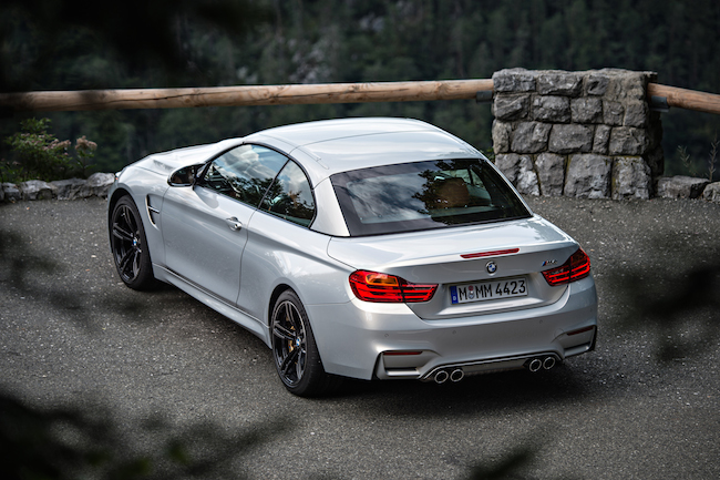 Bmw M4 Cabrio via il tetto in 20 secondi Bmw M4 Cabrio via il tetto in 20 secondi
