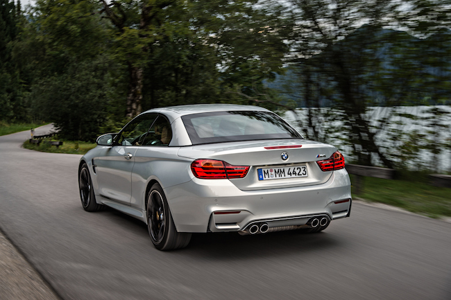 Bmw M4 Cabrio via il tetto in 20 secondi Bmw M4 Cabrio via il tetto in 20 secondi