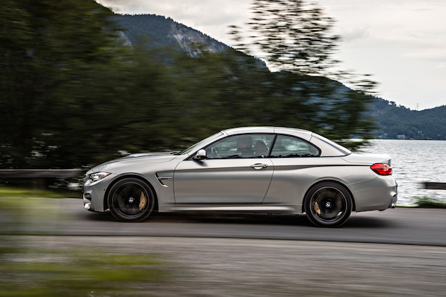 Bmw M4 Cabrio via il tetto in 20 secondi Bmw M4 Cabrio via il tetto in 20 secondi