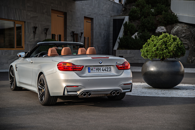 Bmw M4 Cabrio via il tetto in 20 secondi Bmw M4 Cabrio via il tetto in 20 secondi