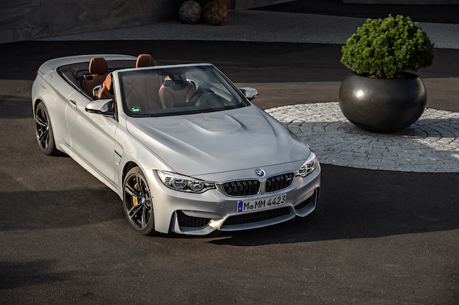 Bmw M4 Cabrio via il tetto in 20 secondi Bmw M4 Cabrio via il tetto in 20 secondi
