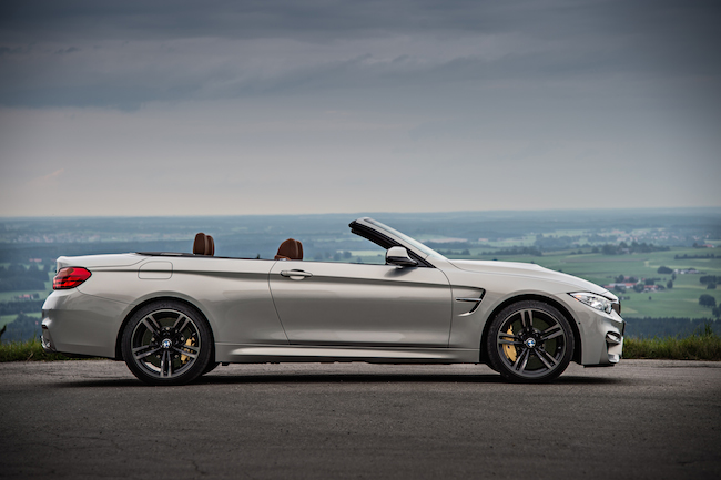 Bmw M4 Cabrio via il tetto in 20 secondi Bmw M4 Cabrio via il tetto in 20 secondi
