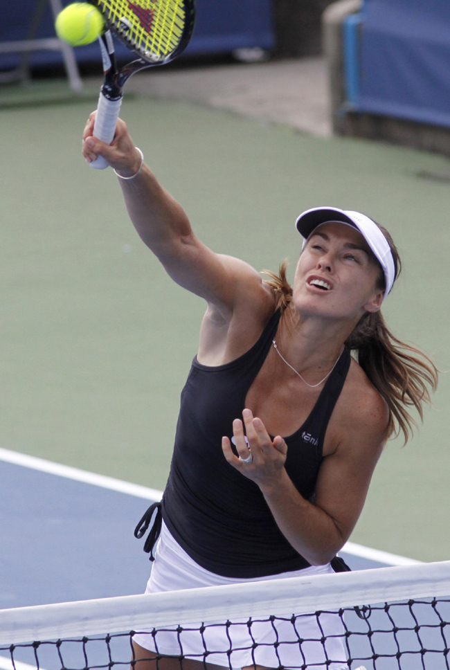 Us Open, Pennetta-Hingis volano in finale. Federer passa sudando Us Open, Pennetta-Hingis volano in finale. Federer passa sudando