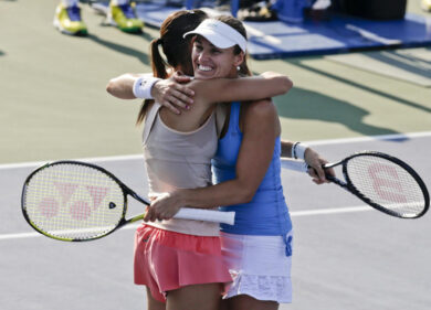 Us Open, Pennetta-Hingis volano in finale. Federer passa sudando