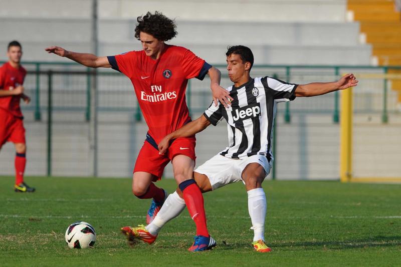 Roma e Juve, che beffa: addio a Rabiot. Tra le due litiganti… Roma e Juve, che beffa: addio a Rabiot. Tra le due litiganti…