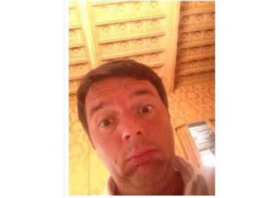 Renzi e il selfie rimosso. Si scatena l’ironia sui social network
