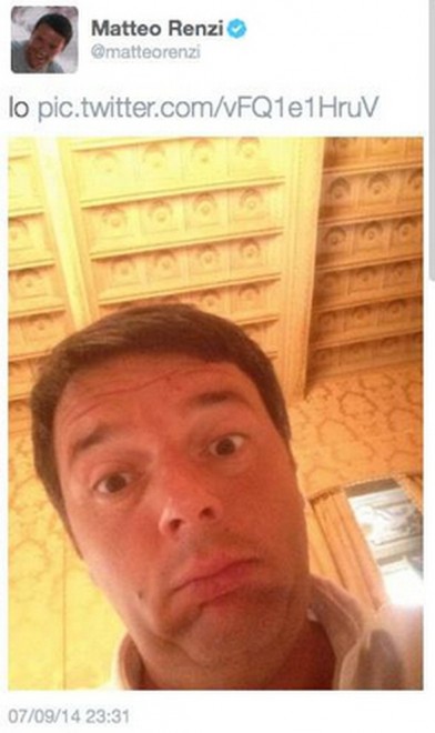 Renzi e il selfie rimosso. Si scatena l’ironia sui social network