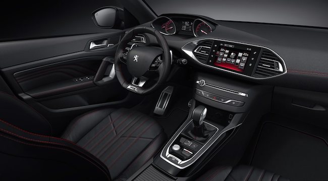 PEUGEOT 308 GT in passerella a Parigi