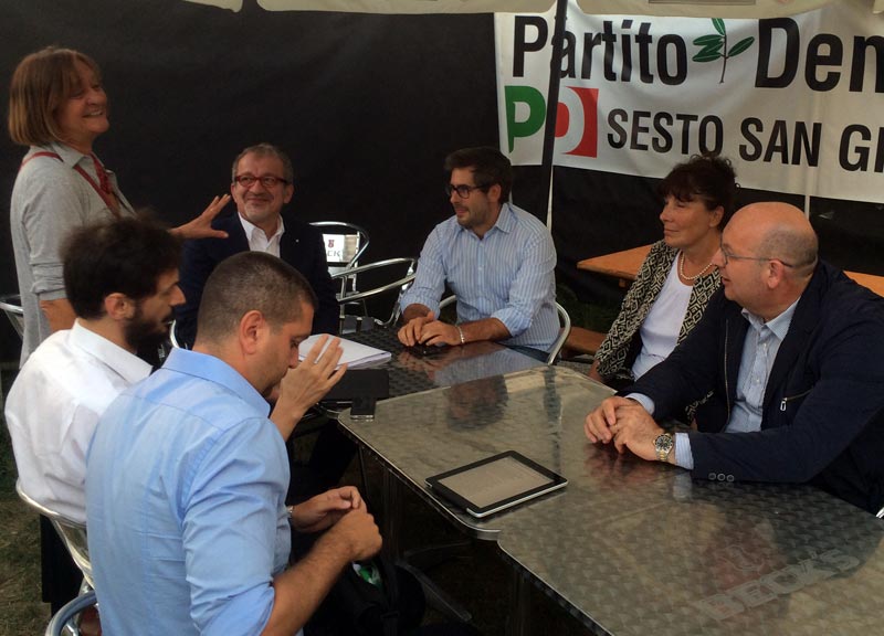 Un “fatto bene” per Maroni e un sms per il M5S. Cattiverie dalla Festa dell’Unità Un “fatto bene” per Maroni e un sms per il M5S. Cattiverie dalla Festa dell’Unità