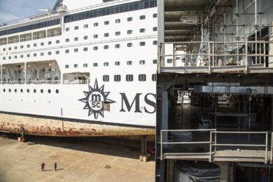 Così ti taglio e allungo la nave: l’impresa di Msc Armonia
