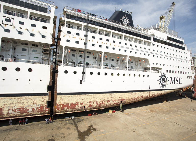 Così ti taglio e allungo la nave: l’impresa di Msc Armonia Così ti taglio e allungo la nave: l’impresa di Msc Armonia
