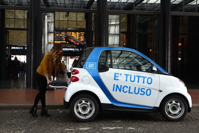 Agosto 2013 car2go entra in servizio a Milano, rivoluzionando la mobilità cittadina Agosto 2013 car2go entra in servizio a Milano, rivoluzionando la mobilità cittadina