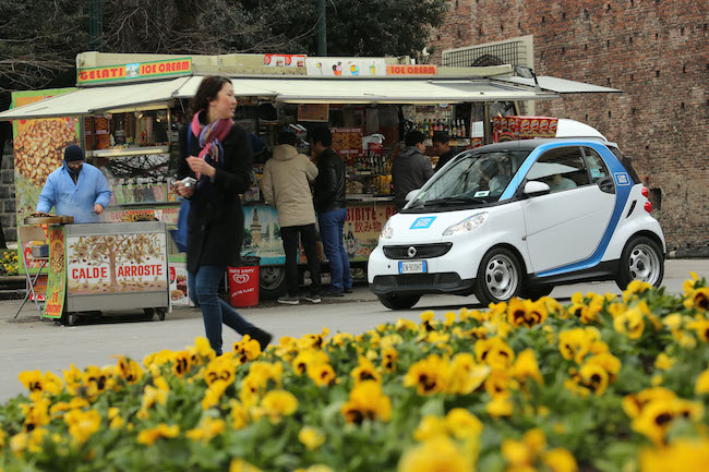 Agosto 2013 car2go entra in servizio a Milano, rivoluzionando la mobilità cittadina Agosto 2013 car2go entra in servizio a Milano, rivoluzionando la mobilità cittadina
